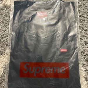 Supreme Small Box Logo Size Medium New Navy